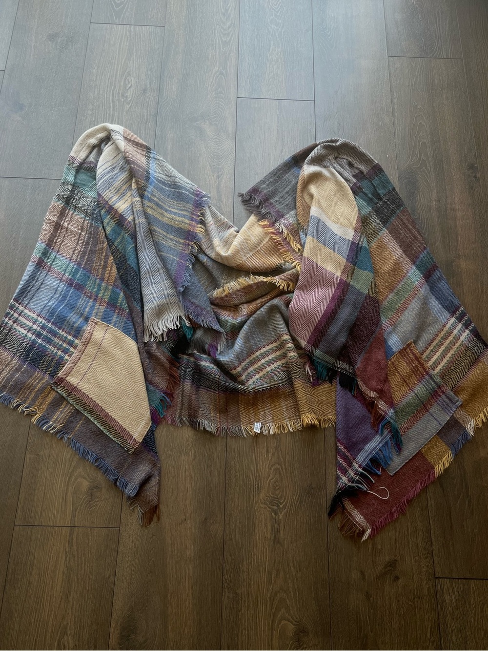 NWOT Multicolor Plaid Fringe Knit Shawl